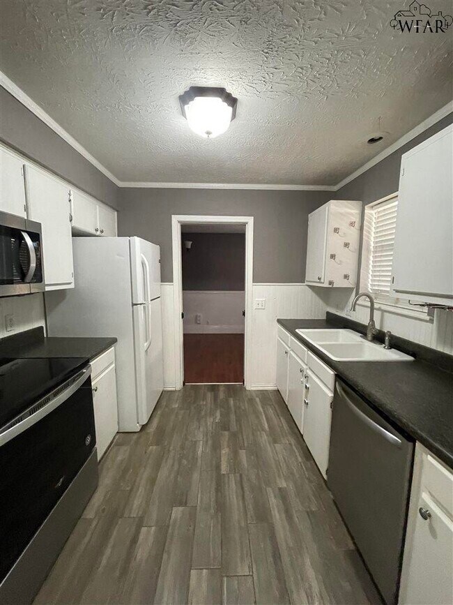 Foto del edificio - 703 W Louisa Ave