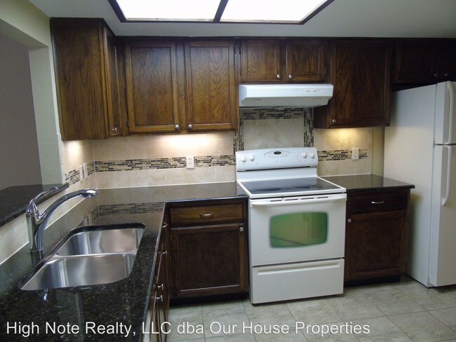 Building Photo - 13305 Saddlebrook Trl