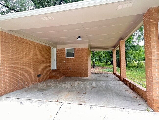 Building Photo - 919 Pannell Rd