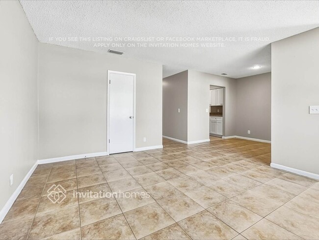 Building Photo - 512 E Hilda Dr