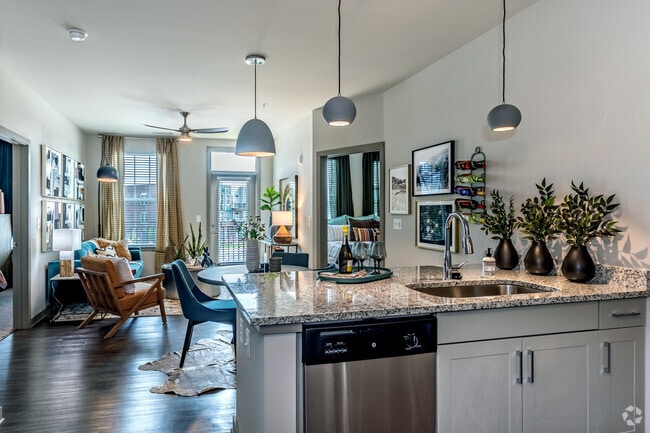 2BR, 2BA - 1020 SF - The Address Galleria