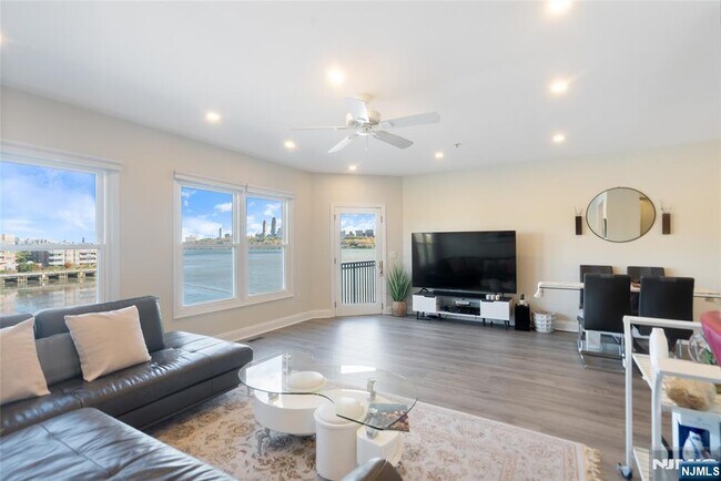 Foto del edificio - 302 The Promenade