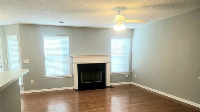 Foto del edificio - 599 Fox Creek Crossing