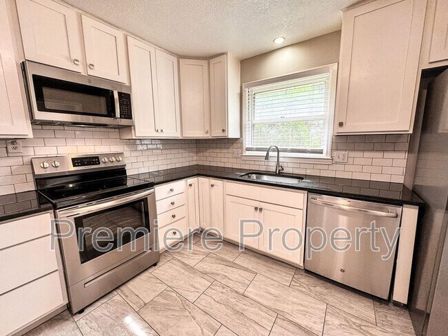 Foto del edificio - 7425 Hardy Ave