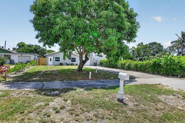 Photo - 6420 N Dixie Highway Unit House
