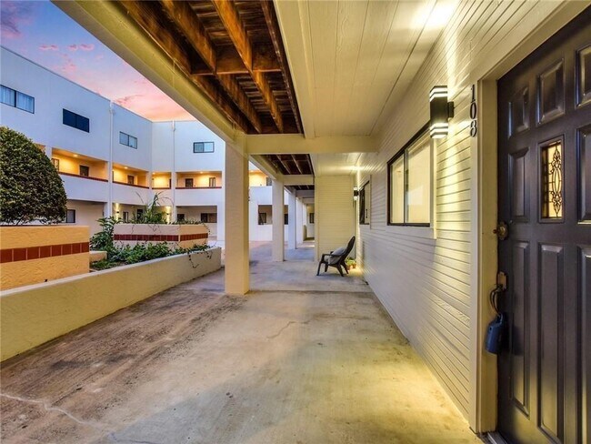 Foto del edificio - 2605 Enfield Rd