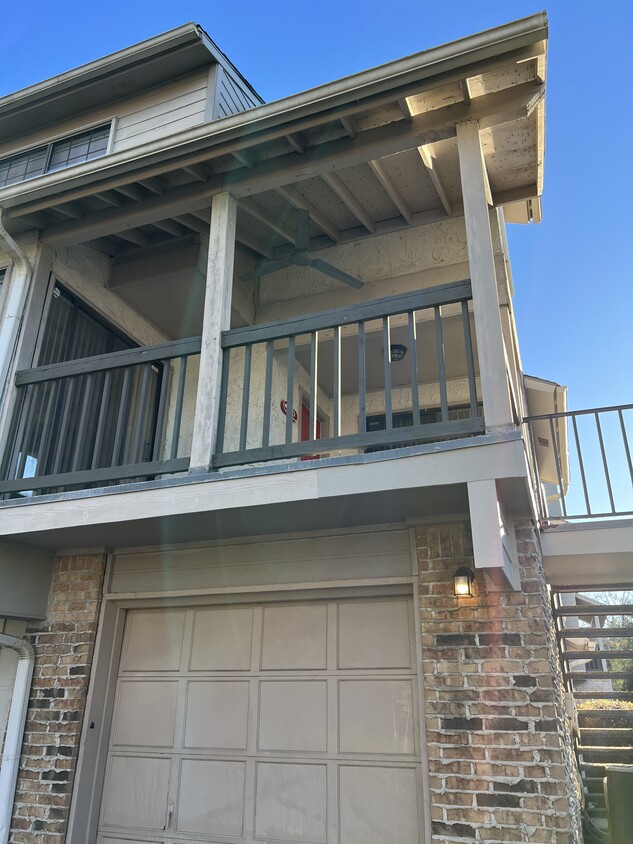 Primary Photo - 1304 E Bayou Pky