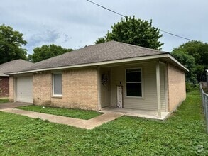 Building Photo - 616 N Jackson St