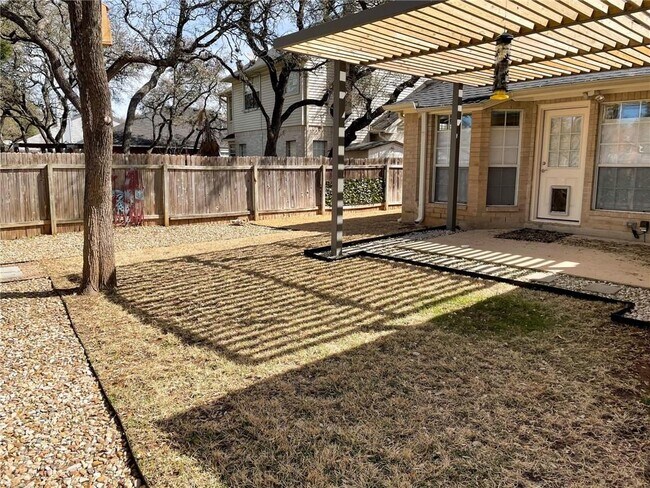 Foto del edificio - 2707 Big Meadow Dr