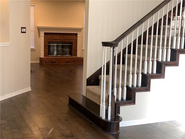 Building Photo - 4512 Heights Dr