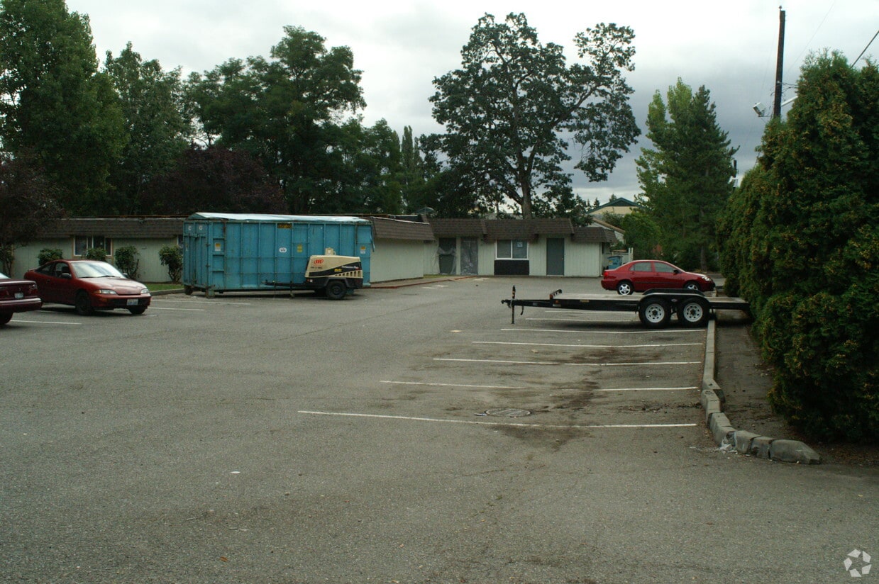  - 9811 Whitman Ave