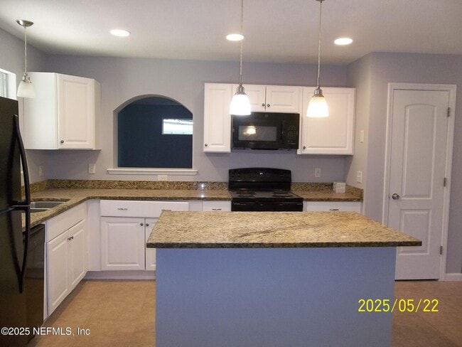 Building Photo - 7816 Delaroche Dr