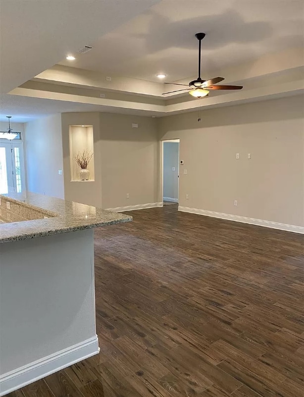 Foto del edificio - 9167 Tara Cir