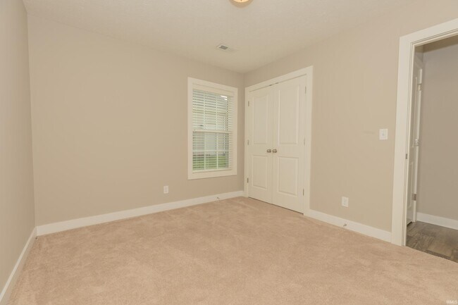 Foto del edificio - 9809 Massey Dr