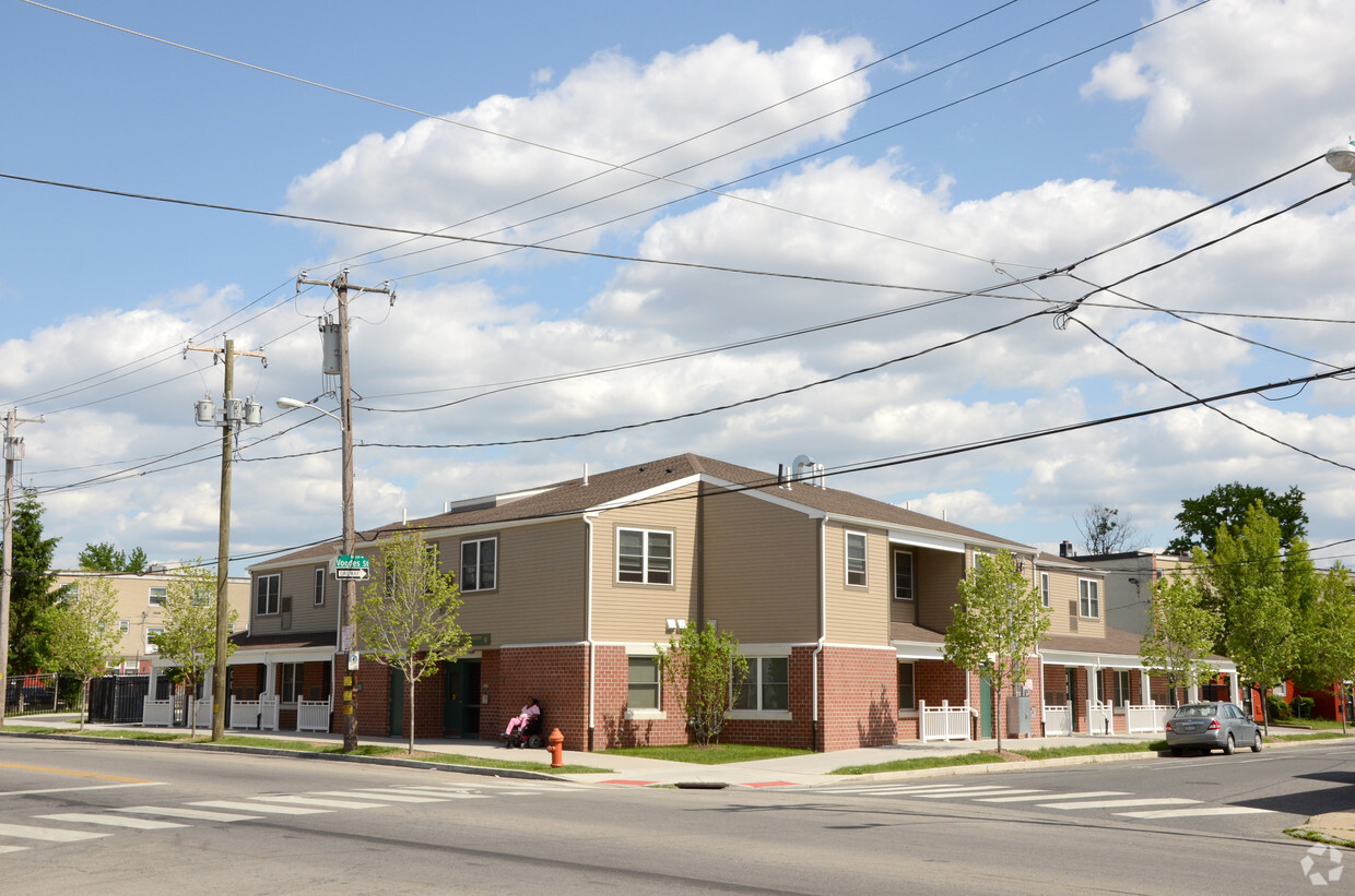 Primary Photo - Arch Homes