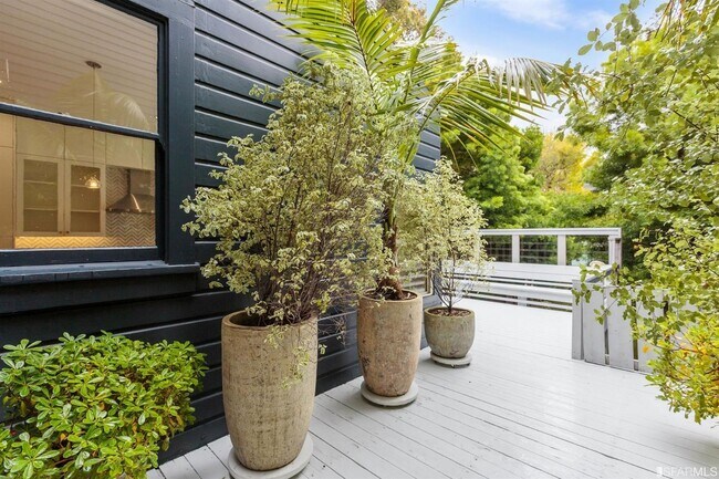 Foto del edificio - 76 6th Ave