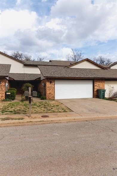 Photo - 3804 Summer Cloud Dr Townhome