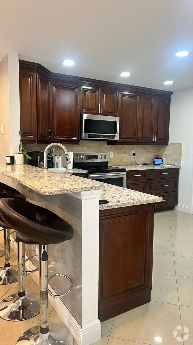 Building Photo - 5301 Canoe Bend Dr