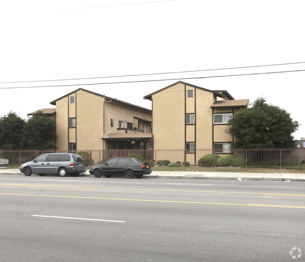 Primary Photo - North Pointe Rayen Apartments