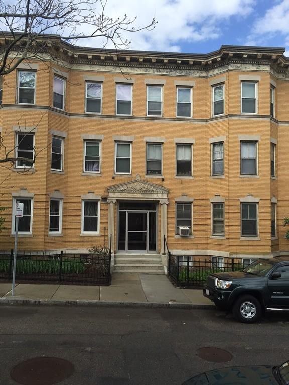 Primary Photo - 141 Chiswick Rd