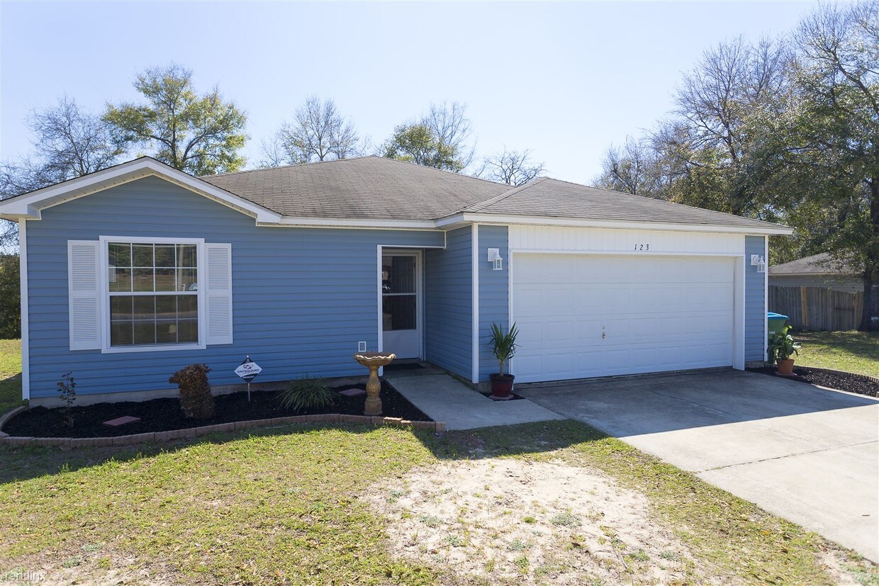 123 Cabana Way, Crestview, FL 32536 House for Rent in Crestview, FL