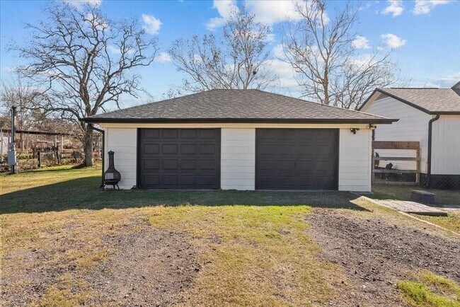 Foto del edificio - 14621 Cedar St