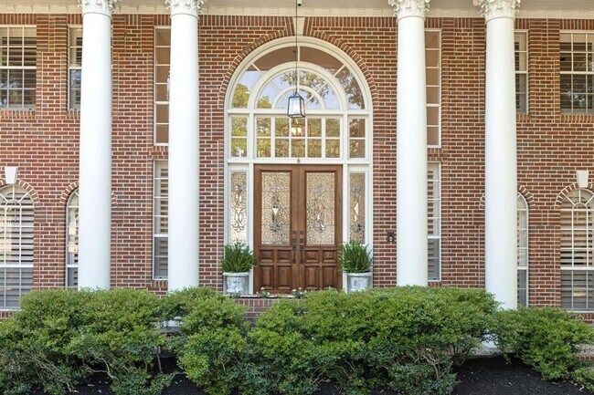 Foto del edificio - 1310 Kelliwood Oaks Dr