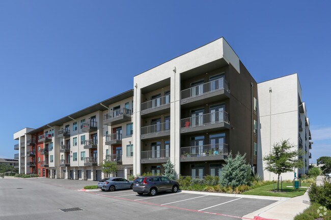 Building Photo - Latitude At Presidio