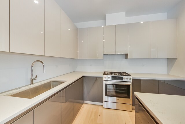 Foto del edificio - 1701 W Webster Ave