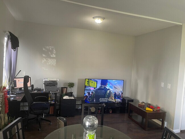 Foto del edificio - 218 Hopkins Ave