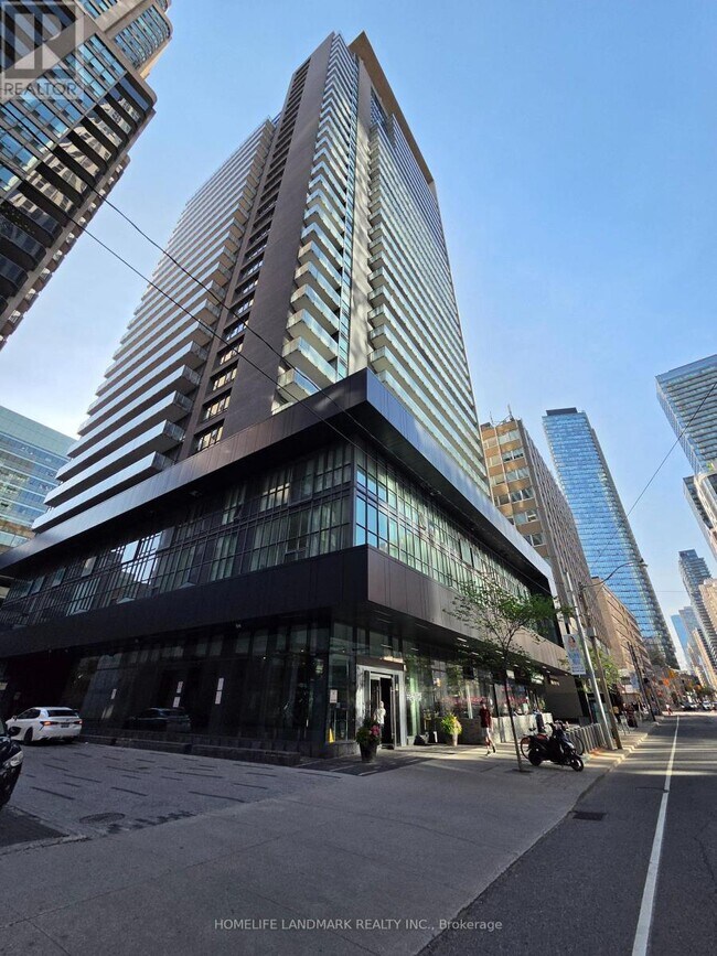 Building Photo - 770 Bay St.