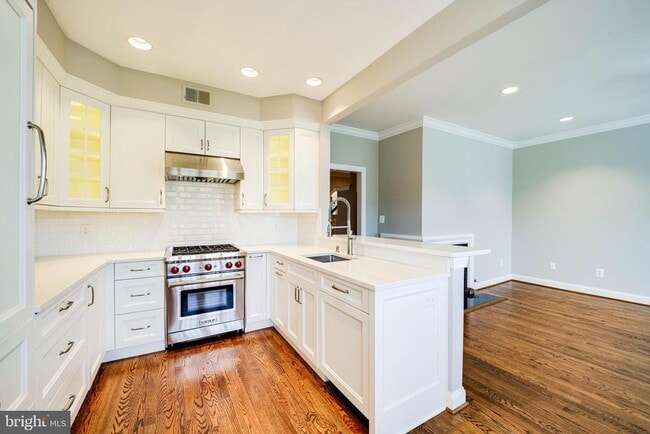 Building Photo - 819 Rivergate Pl