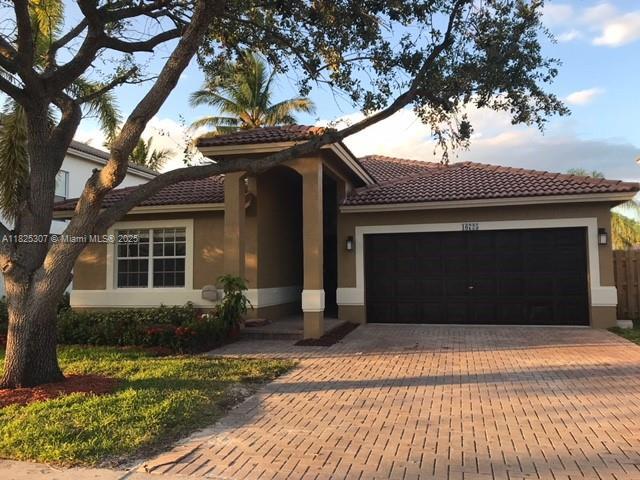 Primary Photo - 16725 Sapphire Ct