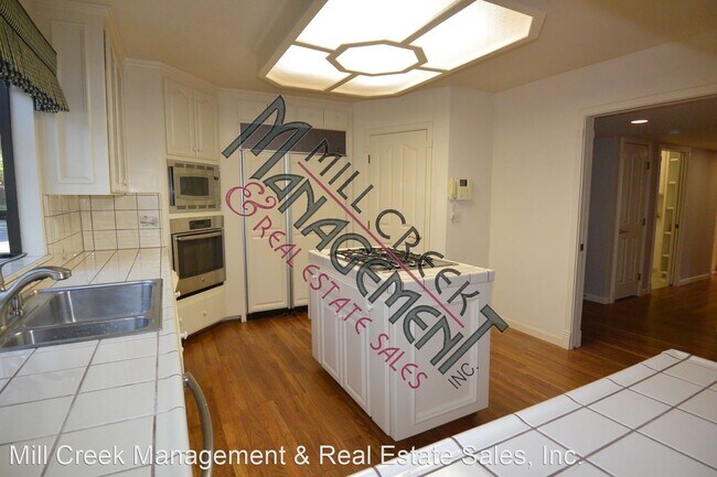 Foto del edificio - 2 br, 2 bath House - 2812 W. Border Links Dr.