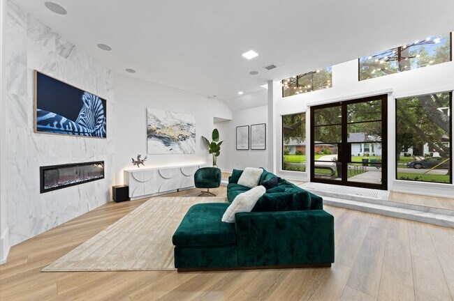 Foto del edificio - 10826 Moonlight Dr