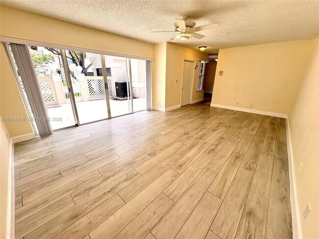 Foto del edificio - 11196 Longboat Dr