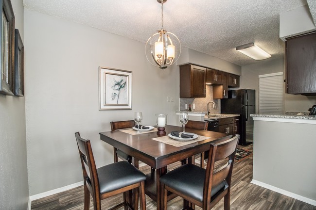 Dining Area - STATION 121