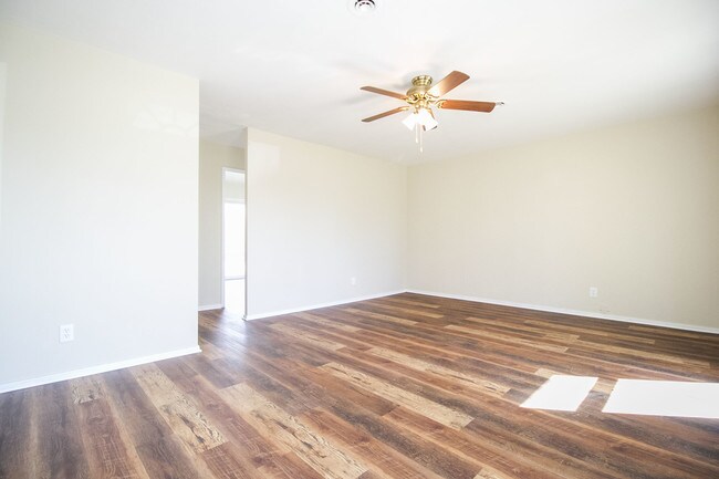 Foto del edificio - 5262 Spicer Rd