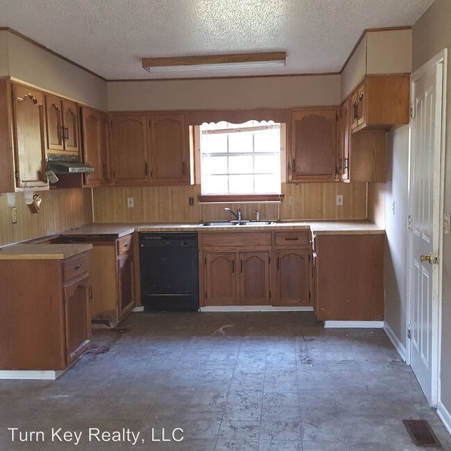 Building Photo - 209 Glenvalley Ln NW