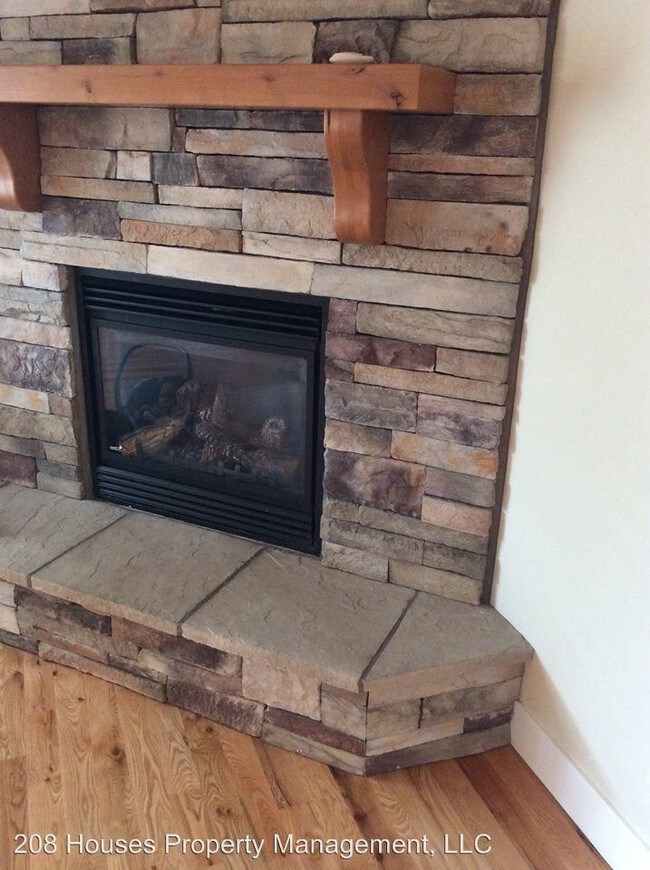 Building Photo - 4 br, 2 bath House - 2161 W. Bellagio Dr