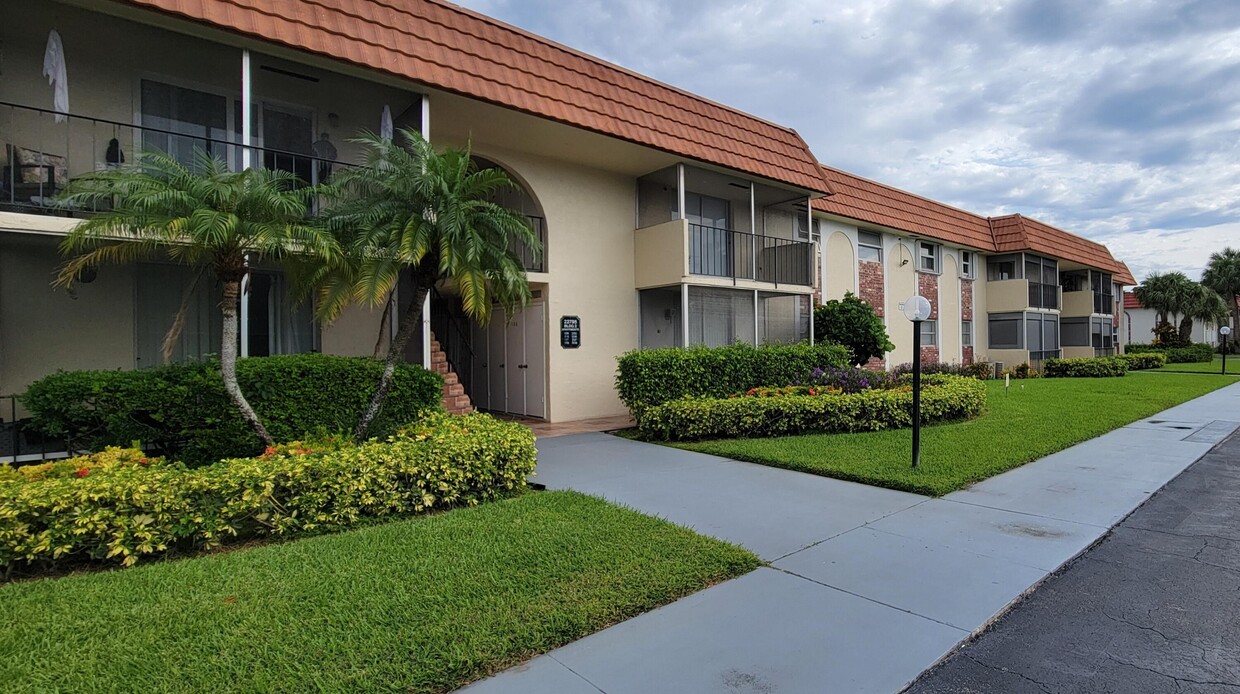 Primary Photo - 22795 SW 66th Ave