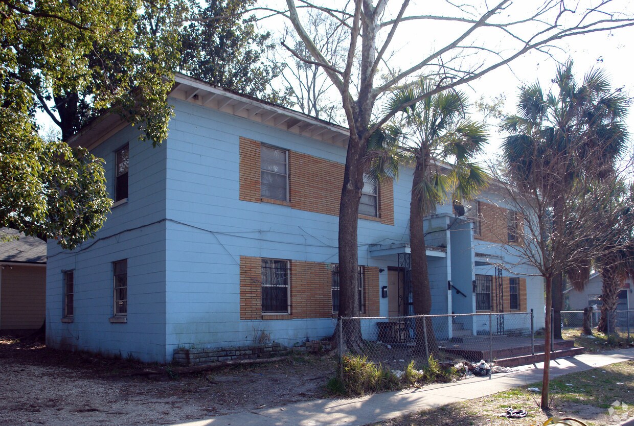 Building Photo - 3307 Chase Ave