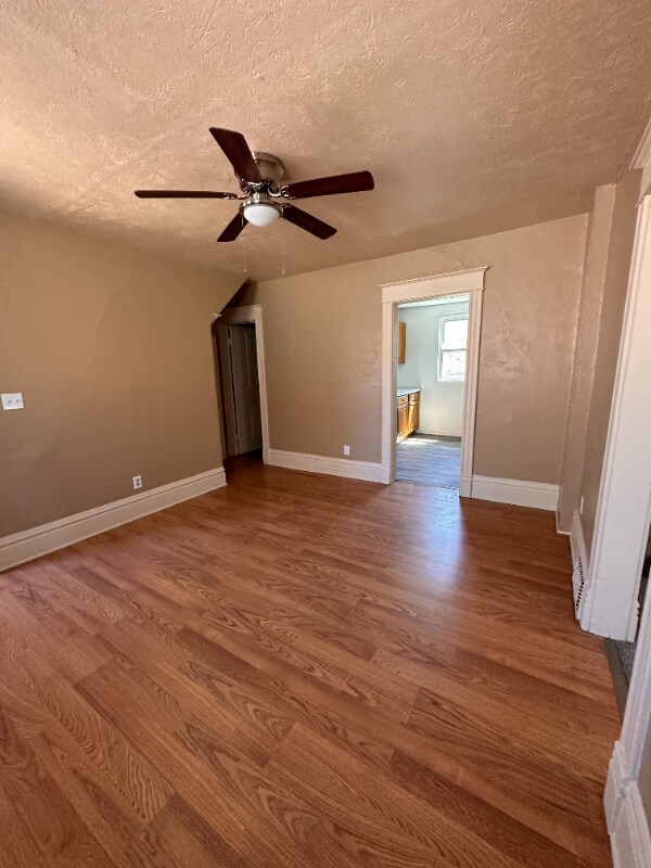 Foto del edificio - 1312 Yout St