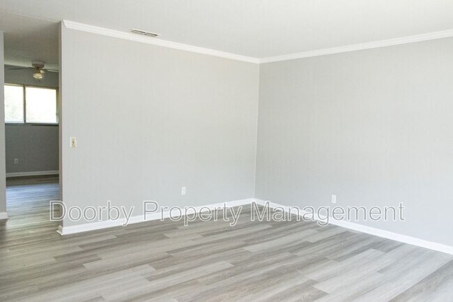 Building Photo - 183 Colony Cir