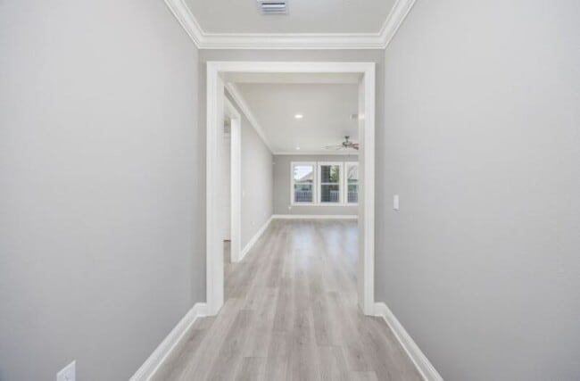 Building Photo - 77 Perimeter Pl