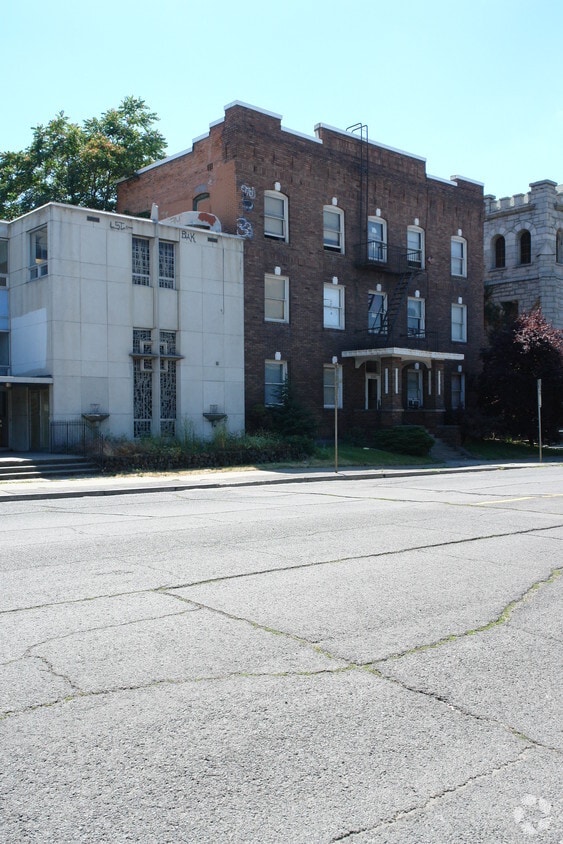 Foto del edificio - 317 W 4th Ave