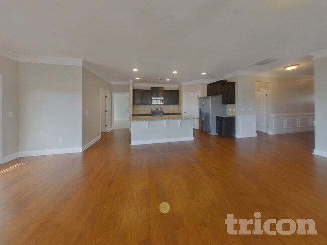 Building Photo - 910 Deepwood Ct