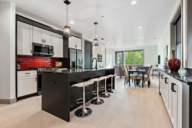 Foto del edificio - 4050 S Indiana Ave