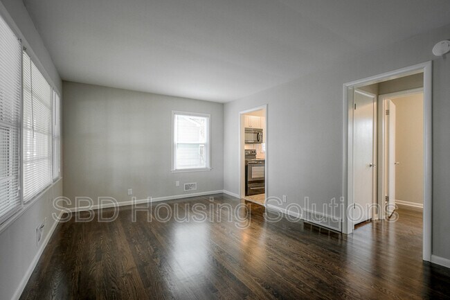 Building Photo - 11713 E 30th Terrace S