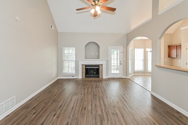Foto del edificio - 4934 Rosebrook Cir E